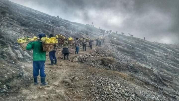 Ijen Miner Family * Banyuwangi (East Java)